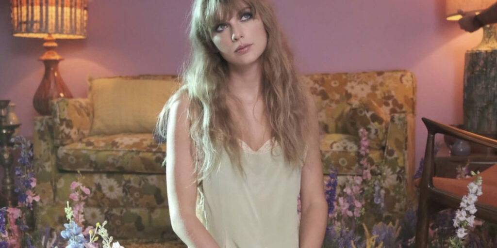 Cover art of Taylor Swift – Lavender Haze Lyrics