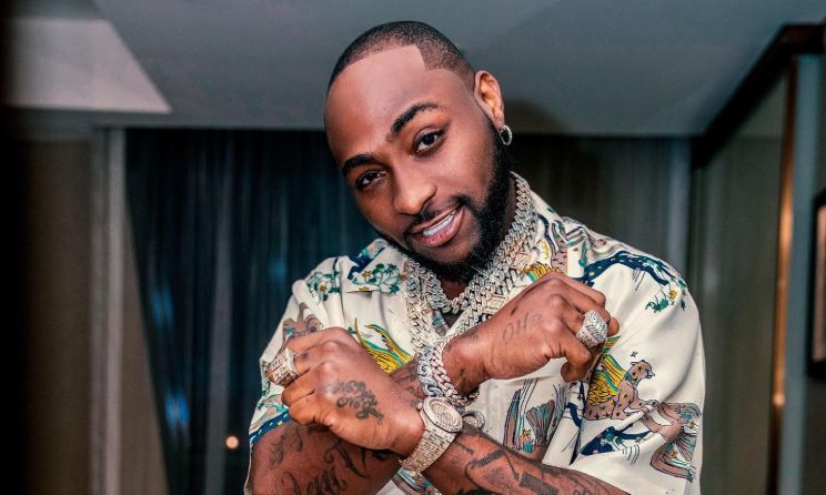 Cover art of E Pain ME Lyrics – Davido